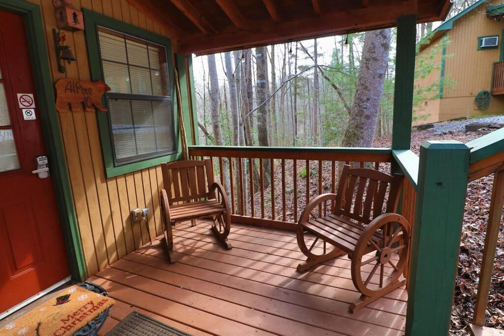 Mountain Cabin 2B Jacuzzi #10 Helen Luaran gambar